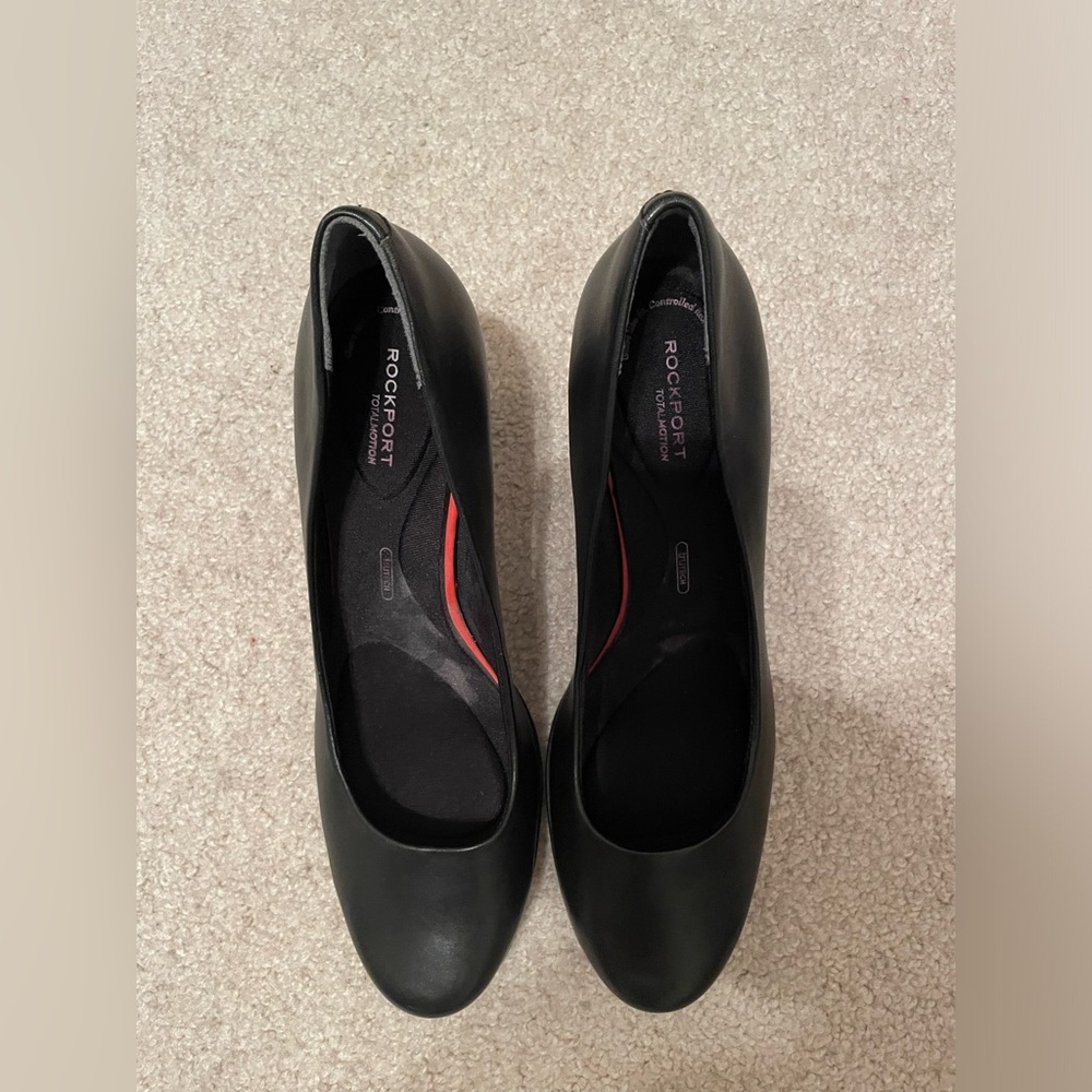 Rockport total motion heels Sz 10m